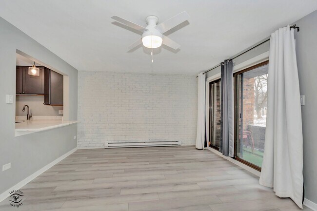 Building Photo - 7302 Blackstone Ave