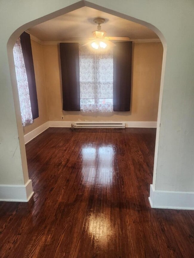 Building Photo - 900 Rhomberg Ave