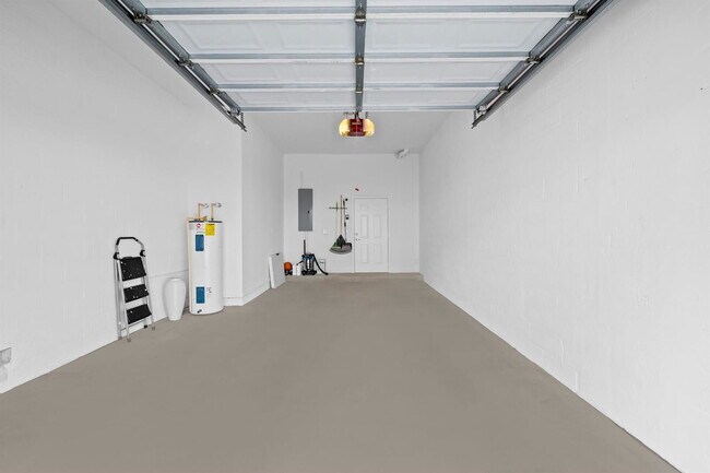 Building Photo - 515 SW 18th Ave