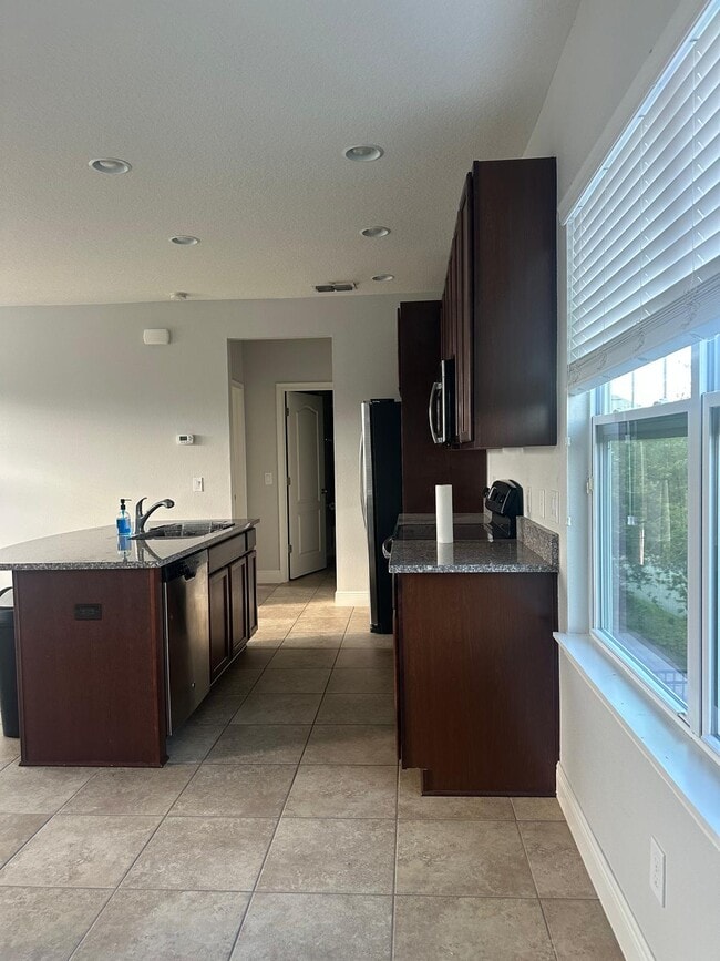 Building Photo - 8089 Laureate Blvd