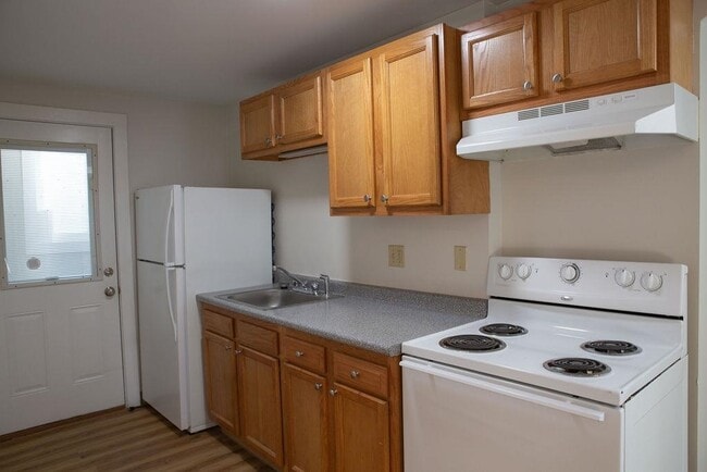 Building Photo - 180 N Main St