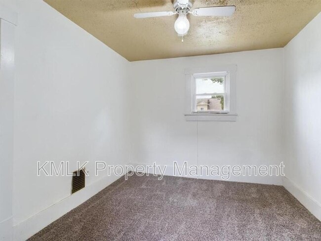 Building Photo - 665 Kling St
