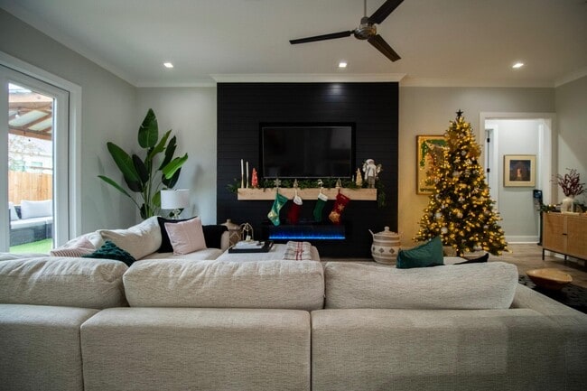 Building Photo - 154 Caraway Dr