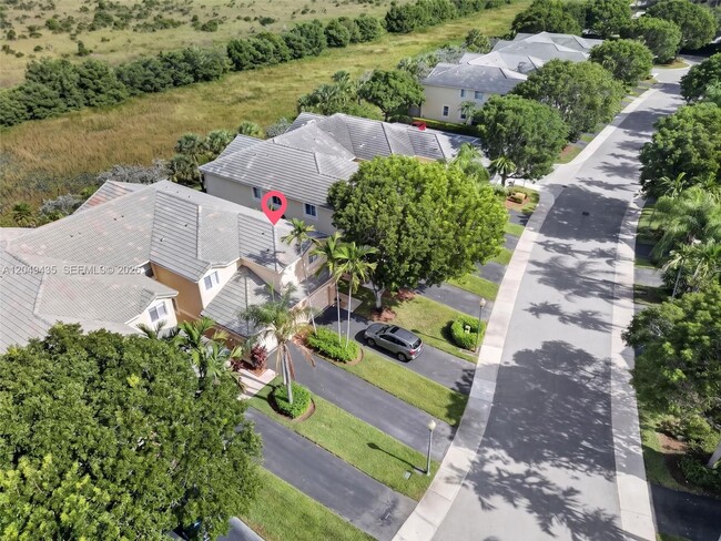 Building Photo - 2475 Cordoba Bend