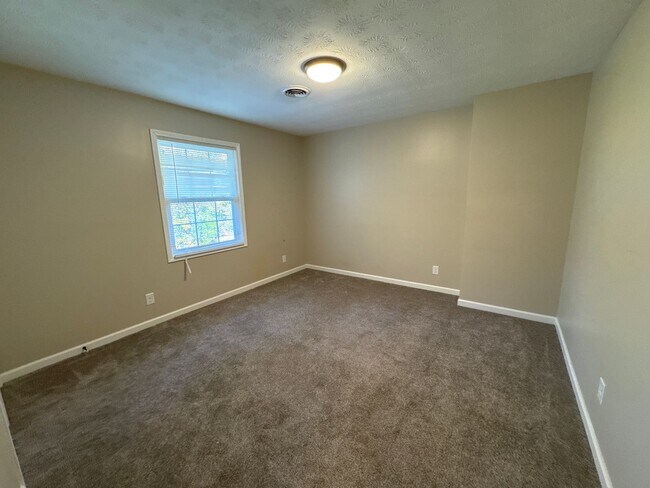 Building Photo - 11472 US-62