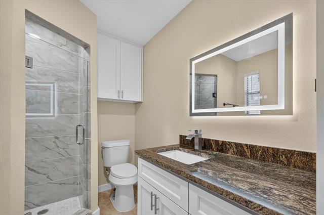 Building Photo - 2816 Pinehurst Dr