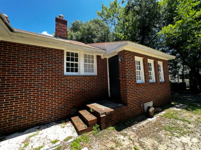 Building Photo - 1709 Pennsylvania Ave