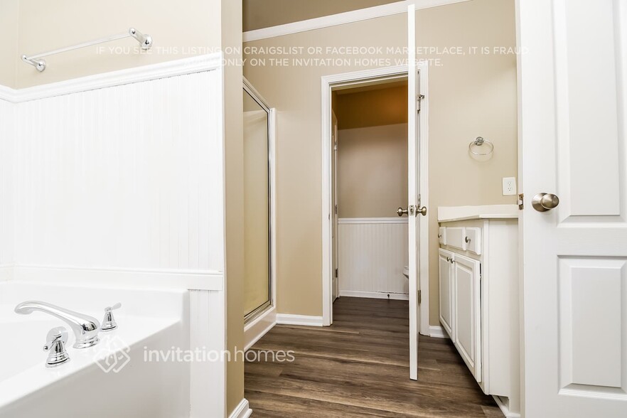 Building Photo - 3145 Landing Falls Ln
