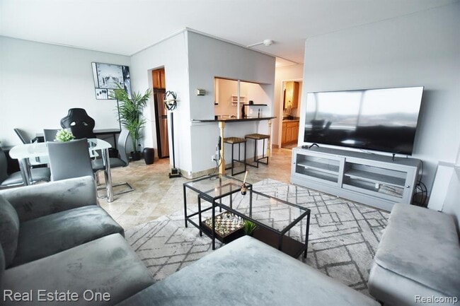 Building Photo - 555 E William St