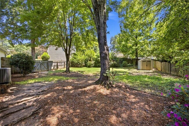 Building Photo - 572 Staghorn Ln