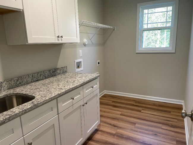 Building Photo - 212 Mitchner St