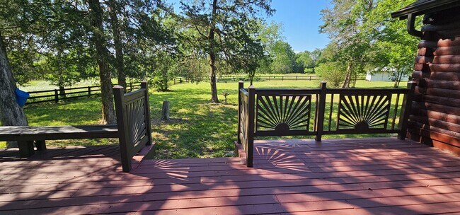 Building Photo - 7307 Rhodes Ln