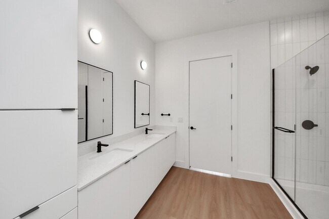 Building Photo - 2810 Riverby Rd