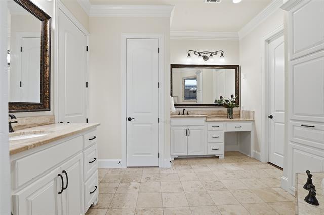 Building Photo - 3725 W 5th St