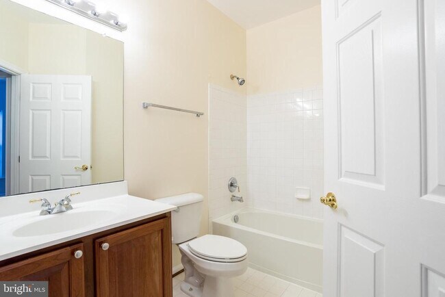 Building Photo - 9314 Penrose St