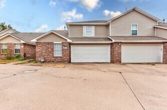 Building Photo - 917 Rambling Oaks Dr
