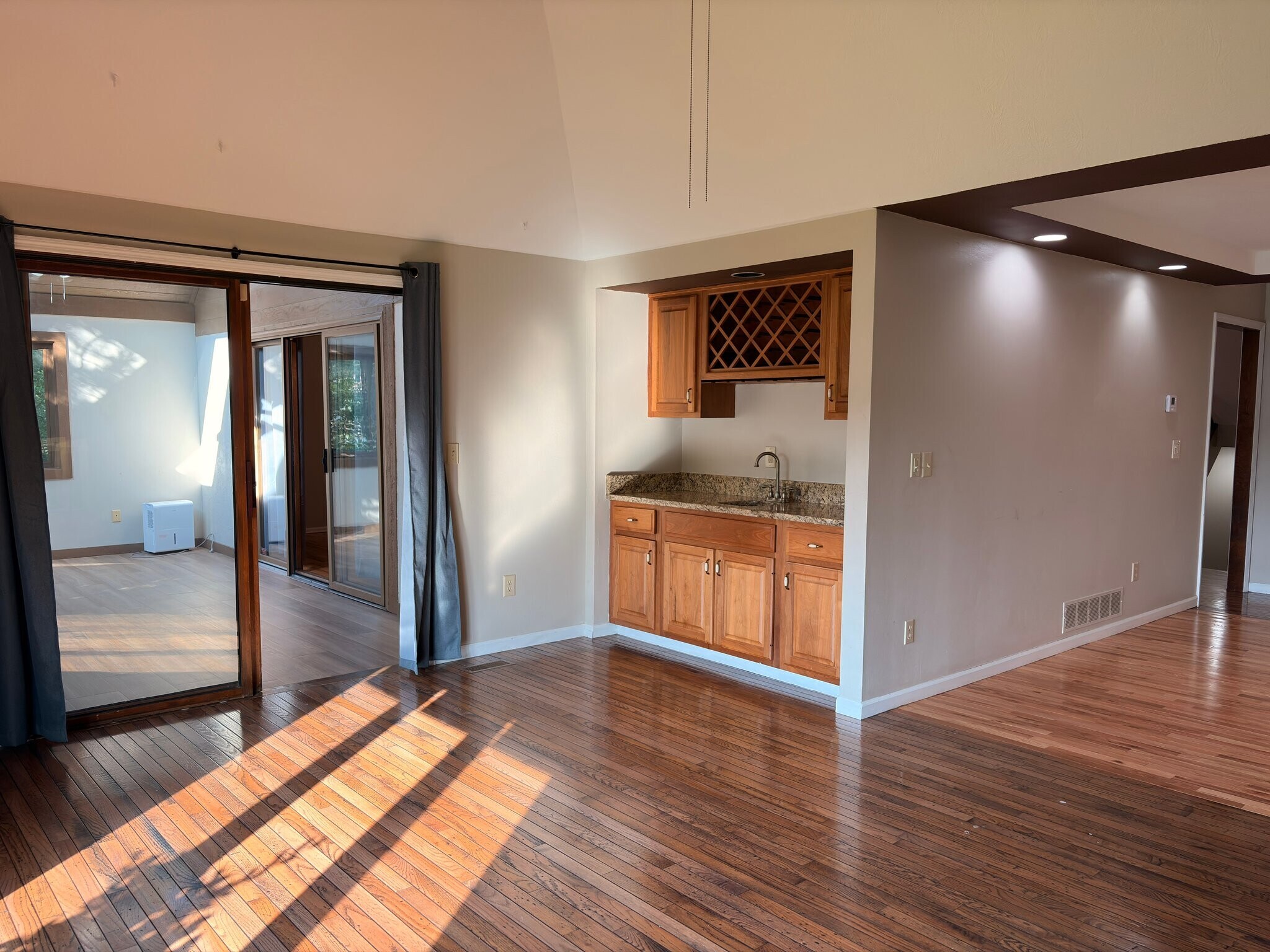 Building Photo - 5990 Kirkwall Ct W