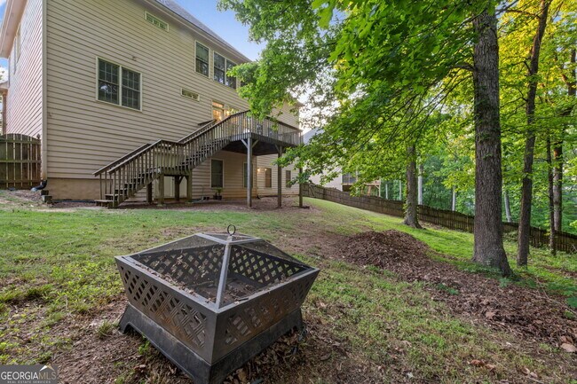 Building Photo - 6875 Ridgefield Dr
