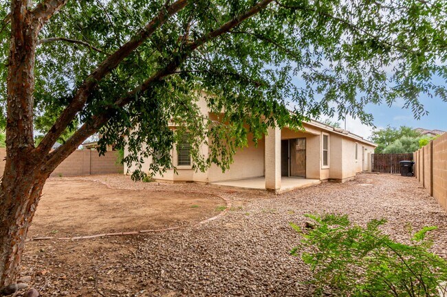 Building Photo - Spacious 3-Bedroom Home with Den in Gilbert!