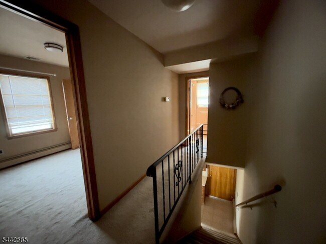 Building Photo - 209 N 16th St