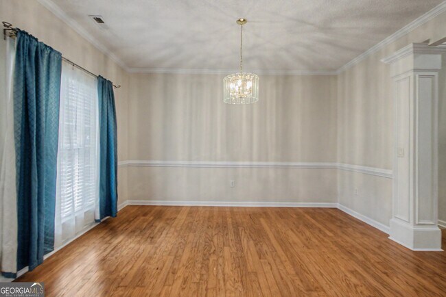 Building Photo - 255 Squire Ln