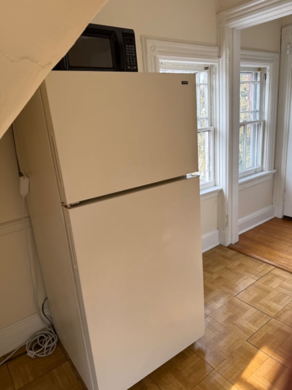 Building Photo - 111 Sycamore Ave