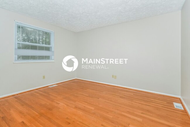 Building Photo - 6839 S Lawndale Ave