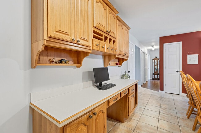 Building Photo - 10 Apple Tree Ct