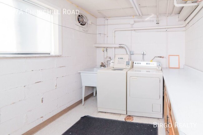 Building Photo - SPACIOUS 1 Bed/1 Bath APARTMENT in CHURCHILL!