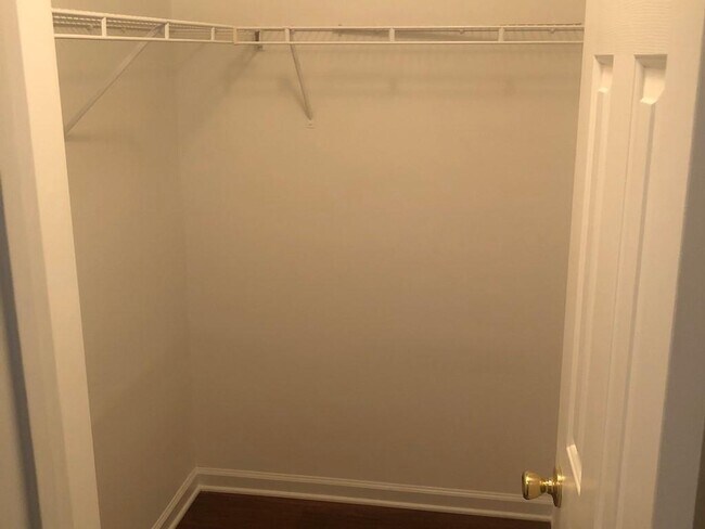 Building Photo - 2107 Creekview Trail