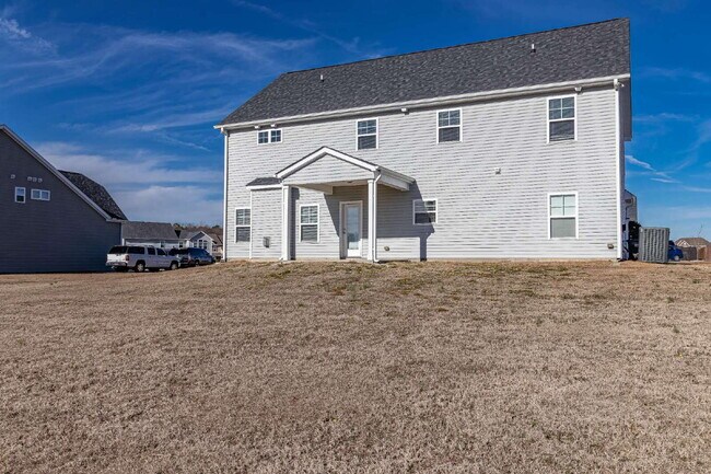 Building Photo - STUNNING & SPACIOUS! GANDER LAKE 4 BR | 3 BA IN PIKEVILLE SCHOOL DISTRICT *LAWN CARE INCLUDED!*