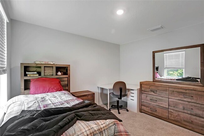 Building Photo - 7737 Rosewood Gdn Lp