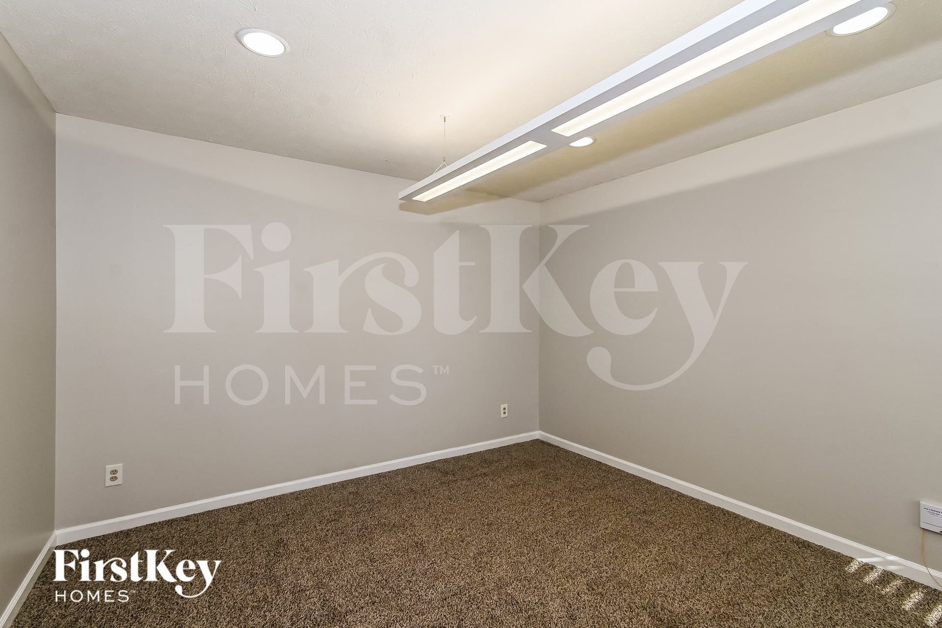 Building Photo - 4804 Oakton Way