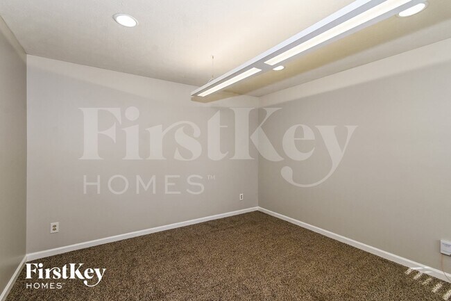Building Photo - 4804 Oakton Way