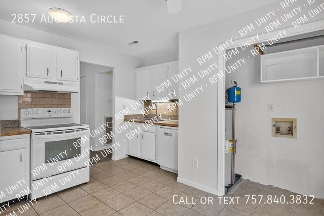 Building Photo - 2857 Augusta Cir