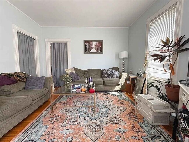 Building Photo - 57 Bartlett St