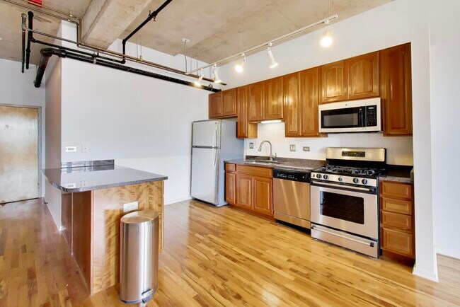 Building Photo - 6 S Laflin St