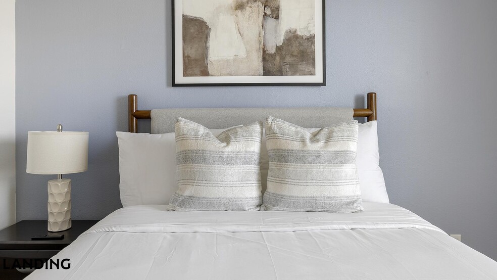 Building Photo - 101 S Center St