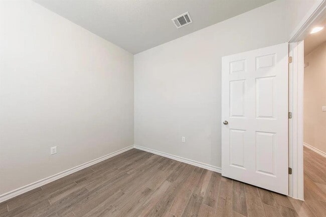 Building Photo - 1606 Jacey Way