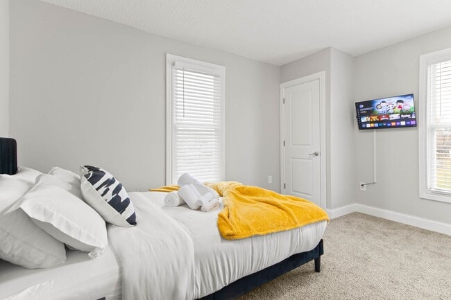 Building Photo - Modern Townhome in the Heart of Franklinton