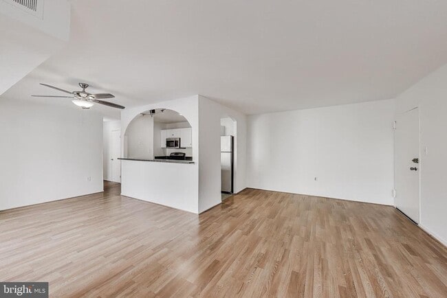 Building Photo - 12307 Braxfield Ct