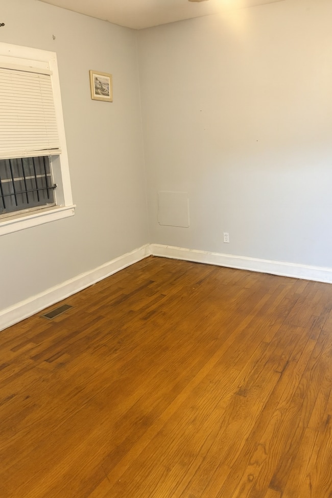 Building Photo - 290 Clisby Pl