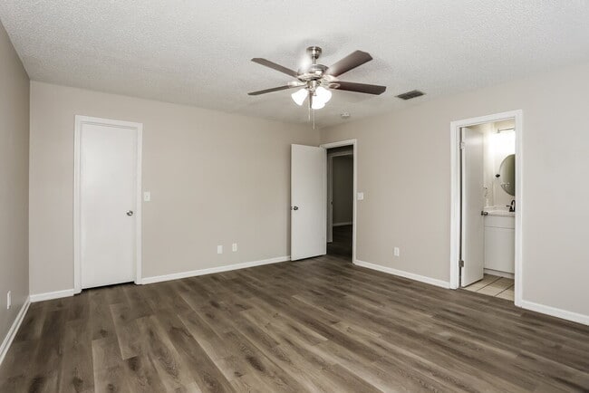 Building Photo - 4511 Ramona Blvd