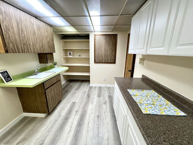 Building Photo - Spacious Living, Functional Comfort & Unbeatable Convenience