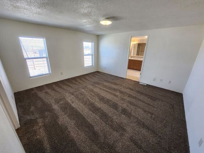 Building Photo - Convenient and Comfortable North Reno Rental