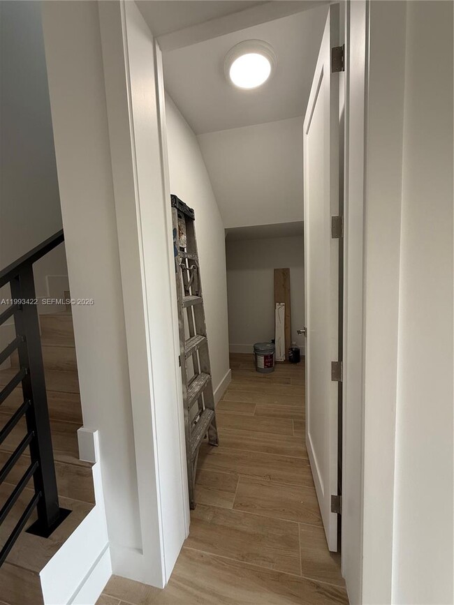 Building Photo - 1981 SW 33rd Ave