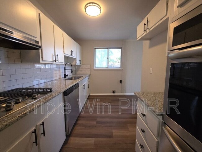 Building Photo - 1516 Gregory St