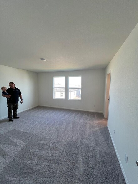 Master Bedroom - 407 Estuary Dr