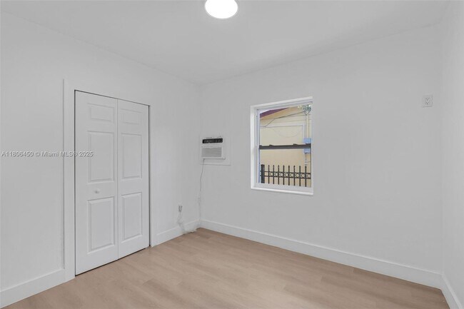 Building Photo - 1315 NE 146th St