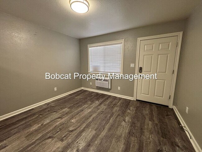 Building Photo - 2590 N Carson St